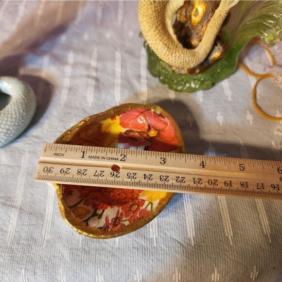 DECOUPAGE CLAM SHELL WITH FLOWERS - Picture 6 of 7